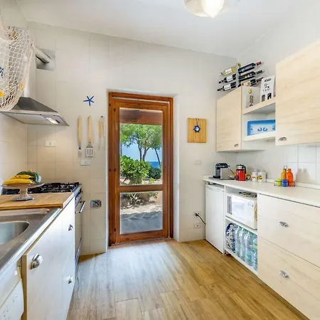 Gaviel, Con Accesso Diretto Al Mare Porto Istana