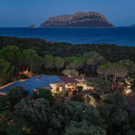 Gaviel, Con Accesso Diretto Al Mare Villa Porto Istana