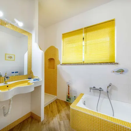 Villa Gaviel, Con Accesso Diretto Al Mare Porto Istana