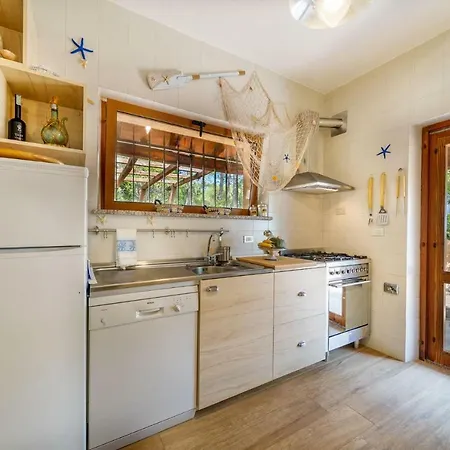 Gaviel, Con Accesso Diretto Al Mare 빌라 Porto Istana