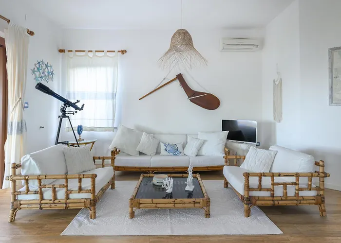 Gaviel, Con Accesso Diretto Al Mare Porto Istana