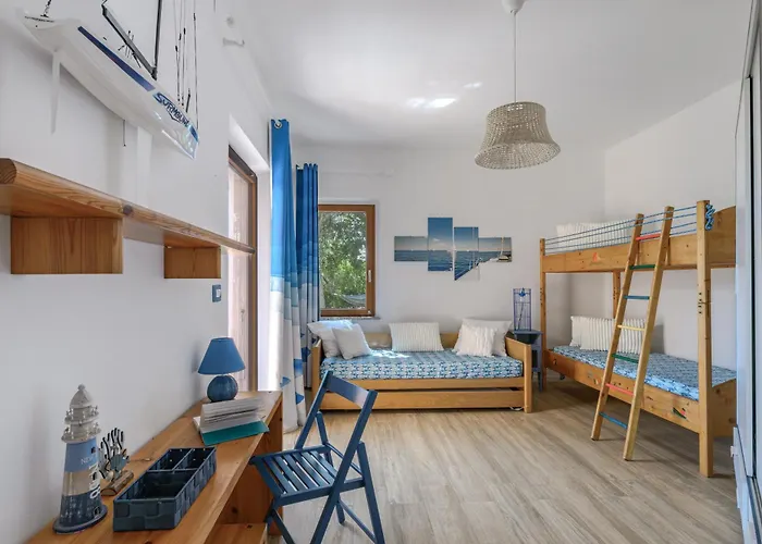 Gaviel, Con Accesso Diretto Al Mare Porto Istana