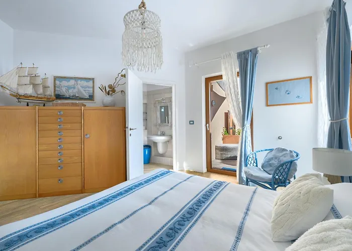 Gaviel, Con Accesso Diretto Al Mare Вилла Porto Istana