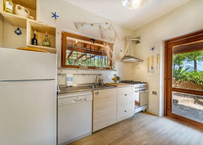 Gaviel, Con Accesso Diretto Al Mare Villa Porto Istana